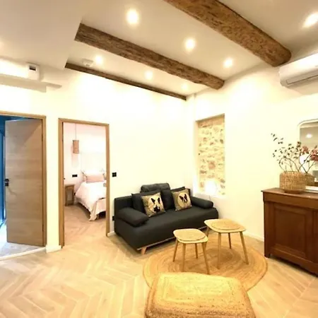 Charme & Authenticite Au Coeur De La Vieille Appartement Antibes