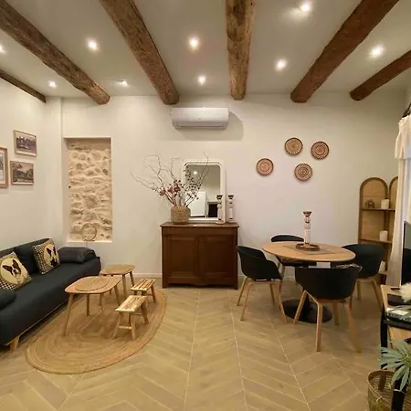 Appartement Charme & Authenticite Au Coeur De La Vieille